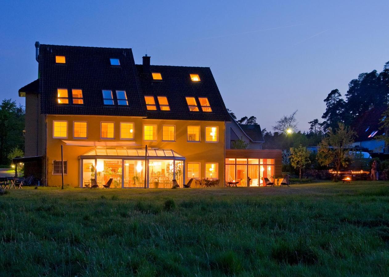 Hotel Am Mueritz-Nationalpark Варен Екстериор снимка